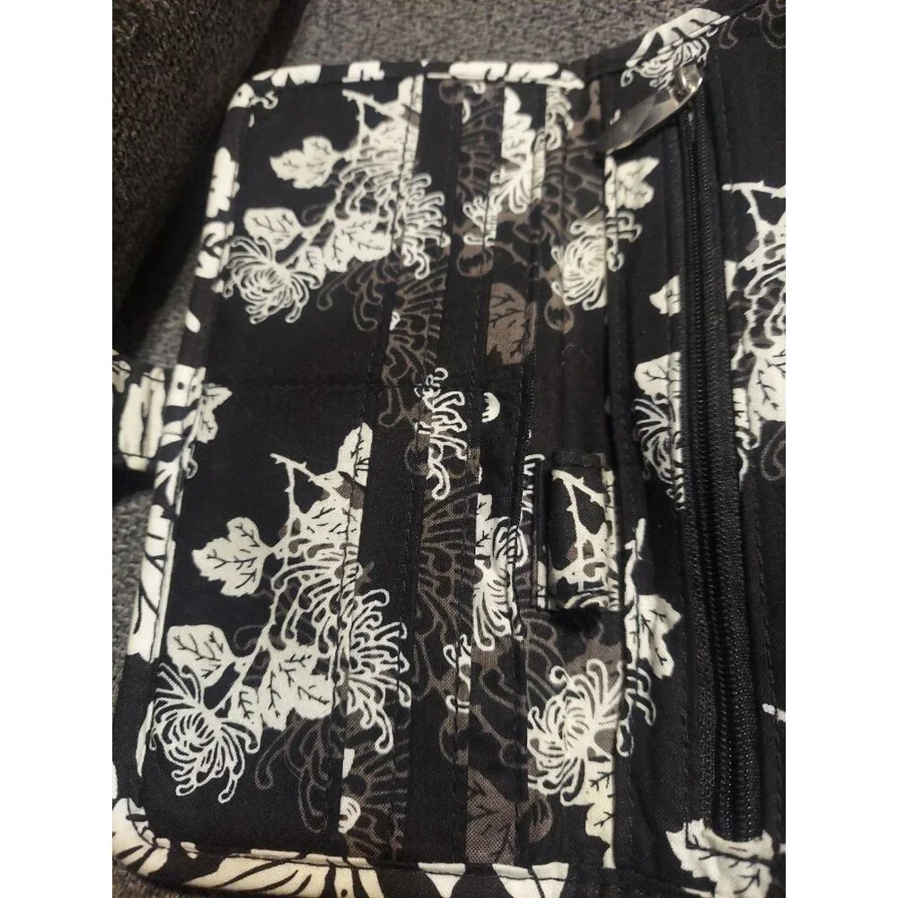 RETIRED VERA BRADLEY TRI-FOLD‎ WALLET BLACK WHITE FLORAL DESIGN ID/CREDIT *flaw - Picture 11 of 15